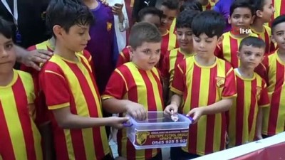 futbol okulu -  Minikler harçlıklarıyla fidan kampanyasına bağışta bulundu Videosu