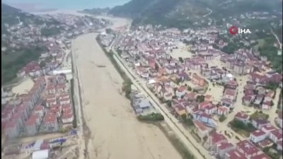 guvenli bolge -  Sahil Güvenlik Komutanlığı'ndan selde mahsur kalan vatandaşlara helikopter desteği Videosu