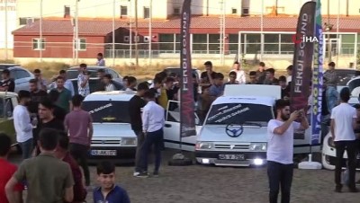 kultur sanat -  Tatvan’da ilk defa yapılan araba fuarına vatandaşlardan büyük ilgi Videosu