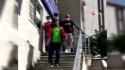 adli kontrol -  Kartal’da polisi görünce uyuşturucuyu yere atıp kaçan şahıs yakalandı Videosu