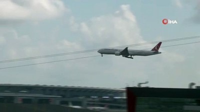 baskent -  Taliban'ın Afganistan'ın başkenti Kabil'e girmesinin ardından kentten tahliye edilen 22 Türk vatandaşını taşıyan uçak, İstanbul Havalimanı’na iniş yaptı. Videosu