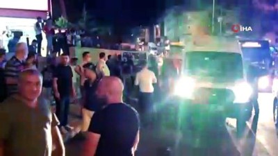 polis merkezi -  Alkollü kamyonet sürücüsünün seyyar satıcıların arasına girdiği kaza kamerada Videosu