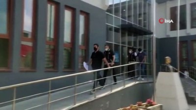 polis merkezi -  Ataşehir’de polisleri gören şüpheli, uyuşturucu dolu poşeti pencereden attı Videosu