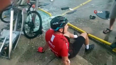 amator kamera -  Kartal'da otobüs durağa girdi, 4 bisikletçi ölümden kıl payı kurtuldu Videosu