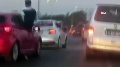 dugun konvoyu -  - Düğün magandaları Bakırköy sahil yolunda trafiği tehlikeye düşürdü Videosu