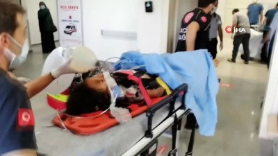 kucuk kiz -  Kamyonun çarptığı kız çocuğu ağır yaralandı Videosu