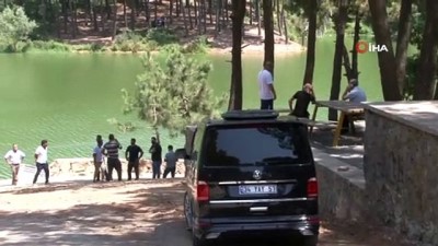  Sancaktepe’de gölete uçan kamyondan son anda atlayarak kurtuldu