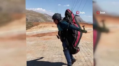 parasutcu -  Yamaç paraşütçüleri ve paramotor tutkunları gökyüzünü renklendirdi Videosu