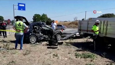 tahkikat -  Bandırma'da otomobil ile kamyonet çarpıştı: 2 ölü, 4 yaralı Videosu