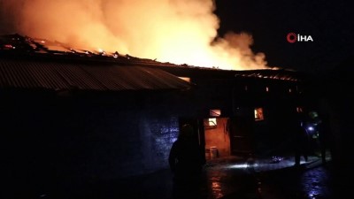 samanlik -  Bolu’da samanlık alev alev böyle yandı Videosu