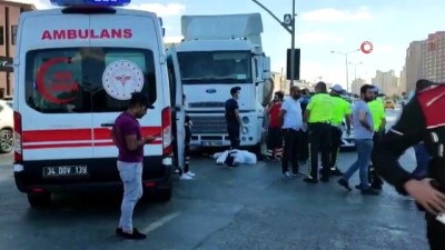 hafriyat kamyonu -  Büyükçekmece-Hadımköy yolu, Beylikdüzü istikametinde hafriyat kamyonunun çarptığı yaya olay yerinde hayatını kaybetti Videosu