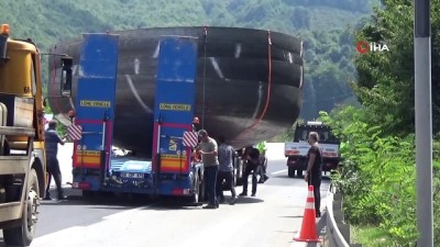 tir dorsesi -  -Dev baraj kapakları yola kaydı, Bolu dağı trafiğe kapandı Videosu