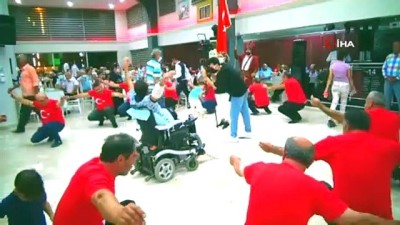 tekerlekli sandalye -  Şehidin yeğenine kırmızı beyaz düğün Videosu
