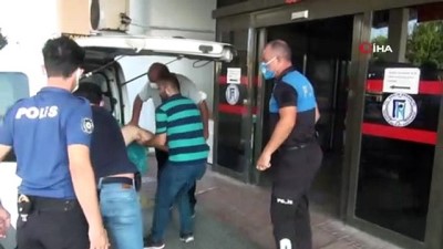 polis araci -  Yemek masasında tartıştığı annesini bıçaklayarak öldürdü Videosu