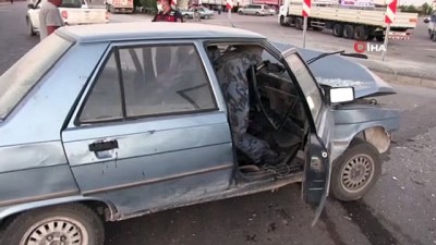 ticari arac -  Aksaray'da hafif ticari araç ile otomobil çarpıştı: 5 yaralı Videosu