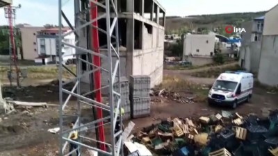 irak -  Boynuna ip bağladı 3 katlı inşaatın üzerine çıktı Videosu