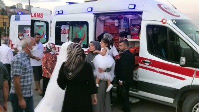 saglikci -  Gelin düğünü bıraktı, trafik kazasında yaralanan teyzesine koştu Videosu