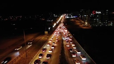 trafik yogunlugu -  43 ilin geçiş güzergâhında trafik kilit Videosu