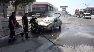 karahisar -  Afyonkarahisar'da alev alan otomobil paniğe neden oldu Videosu