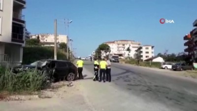 savci -  Direksiyon hakimiyetini kaybedip direğe çarpan sürücü hayatını kaybetti Videosu