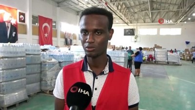  Ayancık'ta yardıma koşan bir Somalili