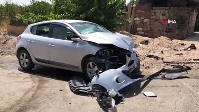 polis -  Elazığ’da iki otomobil çarpıştı: 8 yaralı Videosu