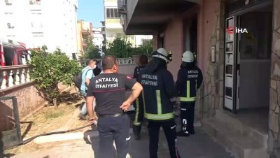 gurultu -  Giriş katta çıkan yangında daire kullanılamaz hale geldi Videosu