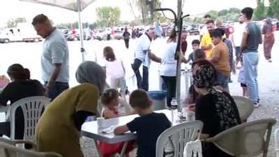 gurbetci aile -  Gurbetçiler, Kapıkule'den güler yüz ve ikramlarla uğurlanıyor Videosu