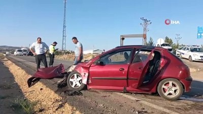 barla -  Kamyonet ile otomobil çarpıştı: 4 çocuk yaralı Videosu