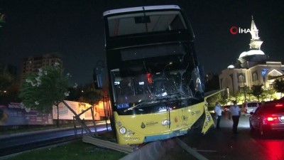 trol -  Başakşehir'de kontrolden çıkan otobüs beton bariyerlere çarptı Videosu