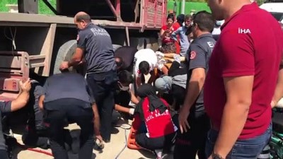 agir yarali -  Kamyon altında can pazarı, ekipler sıkışanları kurtarmak için seferber oldu: 1 ölü, 1 ağır yaralı Videosu