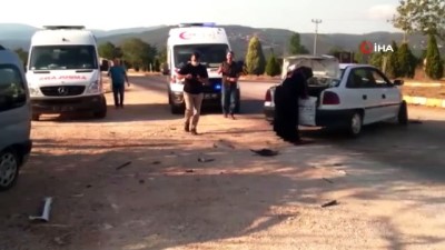 jandarma -  Otomobiller kafa kafaya çarpıştı: 8 yaralı Videosu