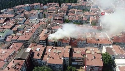 dogalgaz kutusu -  Üsküdar’da doğalgaz kutusunda başlayan yangın apartmana ve 5 araca sıçradı Videosu