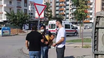  Otomobille çarpışan ambulans yan yattı, 4 sağlık çalışanı yaralandı