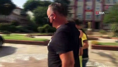 polis ekipleri -  Yarım kilo uyuşturucu ile yakalandı: Gazetecilere ayakkabısını fırlattı Videosu