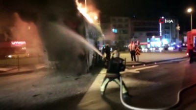 yolcu otobusu -  İstanbul'dan Denizli'ye gelen yolcu otobüsü kent merkezinde alev alev yandı Videosu