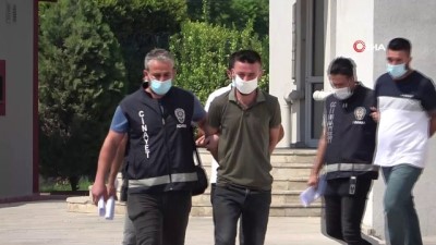 polis ekipleri -  Kendini ihbar ettiğini öne sürdüğü şahsı bıçakladı Videosu