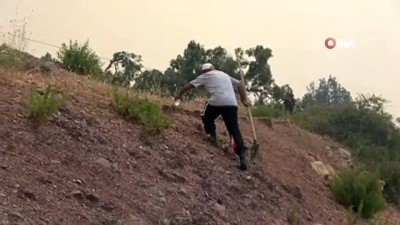 su -   Antalya’nın Gündoğmuş ilçesinde dağlık alanda çıkan yangını söndürme çalışmaları devam ediyor Videosu