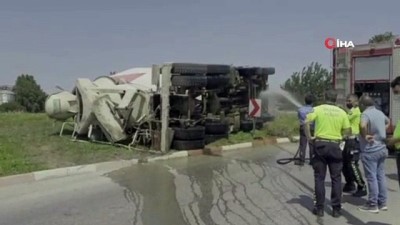  Bursa'da beton mikseri devrildi, sürücü ölümden döndü