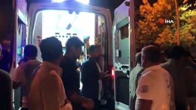 esnaf -  Erzurum’da minibüsle otomobil çarpıştı: 3 yaralı Videosu
