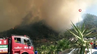  Milas'ın Çökertme mahallesinde yangına havadan ve karadan müdahale devam ediyor