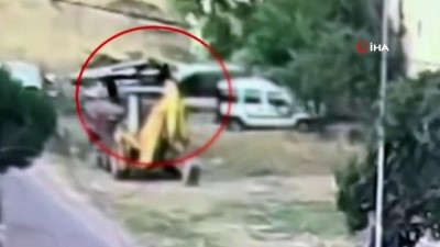hirsiz -  Silivri’de sahte plakalı kamyonetle 25 bin liralık hırsızlık kamerada Videosu