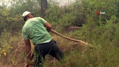 siddetli ruzgar -  Yoğun duman ve alevlerin arasında canla başla mücadele ediyorlar Videosu