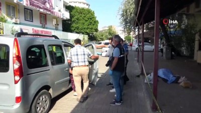 saglik ekipleri -  Alışveriş sonrası eve giderken yere yığılıp hayatını kaybetti...O anlar kamerada Videosu