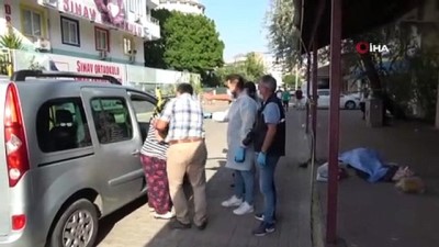 son alisveris -  Alışveriş sonrası eve giderken yere yığılıp hayatını kaybetti...O anlar kamerada Videosu