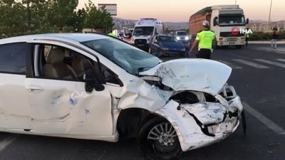 hastane -  Elazığ’da iki otomobil çarpıştı: 9 yaralı Videosu