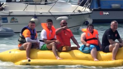 yuzme -  Özel bireyler, deniz festivalinde doyasıya eğlendi Videosu