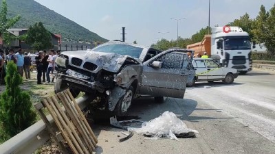  Sürücünün araçtan fırlayıp hayatını kaybettiği kaza güvenlik kamerasında Videosu