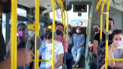 belediye otobusu -  Yolcular önce şaşırdı, sonra alkışladı Videosu