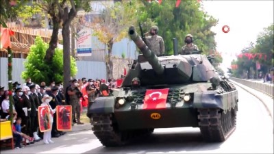 asker -  Zafer Bayramı'nın 99. yıl dönümümde Mehmetçikten göz dolduran geçit töreni Videosu